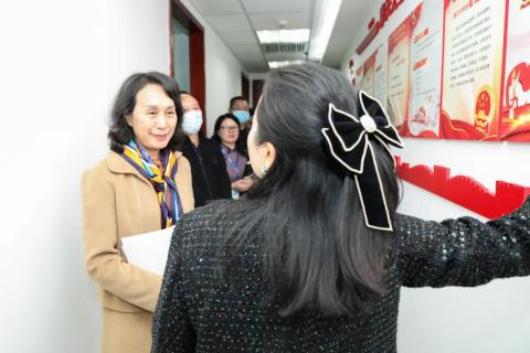罗湖区人大常委副主任谭会茹一行莅临超凡国际调研